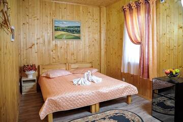 Фото номера Семейный люкс с балконом Отель Katrin Hotel г. Бердянск 3