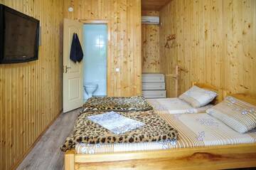 Фото номера Двухместный номер с 2 отдельными кроватями Отель Katrin Hotel г. Бердянск 8