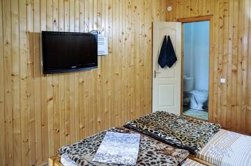 Фото номера Двухместный номер с 2 отдельными кроватями Отель Katrin Hotel г. Бердянск 9