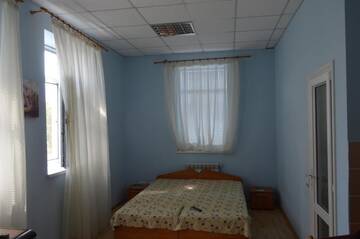 Фото номера Улучшенный двухместный номер с 1 кроватью Гостевой дом Guest house Azovets г. Бердянск 23