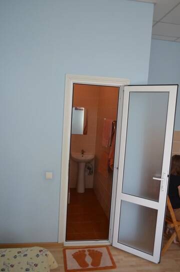 Фото номера Улучшенный двухместный номер с 1 кроватью Гостевой дом Guest house Azovets г. Бердянск 9