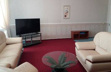 Фото номера Двухместный номер с 1 кроватью и собственной ванной комнатой Отель Hotel Mon Senior г. Бердянск 2