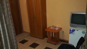 Фото номера Двухместный номер Делюкс с 1 кроватью Отель Hotel Azov г. Бердянск 3