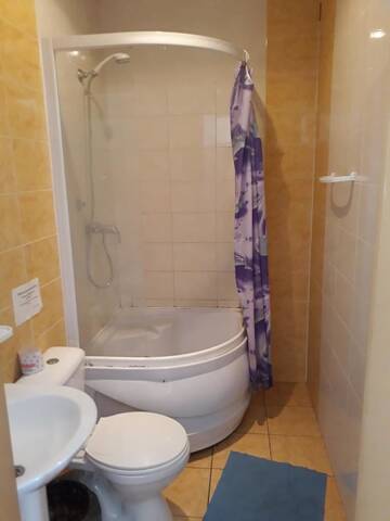 Фото номера Двухместный номер Делюкс с 1 кроватью Отель Hotel Azov г. Бердянск 6