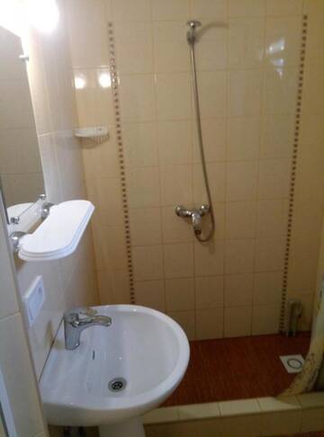 Фото номера Двухместный номер Делюкс с 1 кроватью и душем Гостевой дом Guest House Gostinnyi г. Бердянск 7