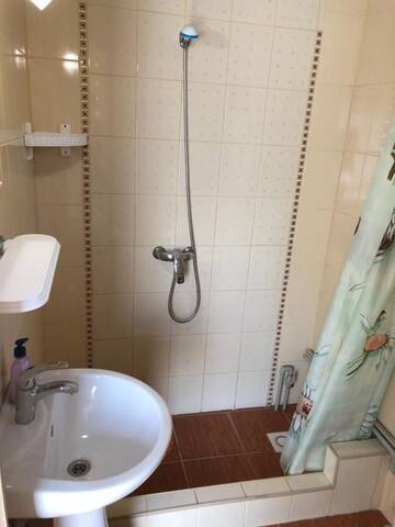 Фото номера Двухместный номер Делюкс с 1 кроватью и душем Гостевой дом Guest House Gostinnyi г. Бердянск 6