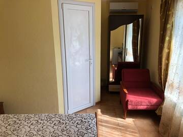 Фото номера Двухместный номер Делюкс с 1 кроватью и душем Гостевой дом Guest House Gostinnyi г. Бердянск 4