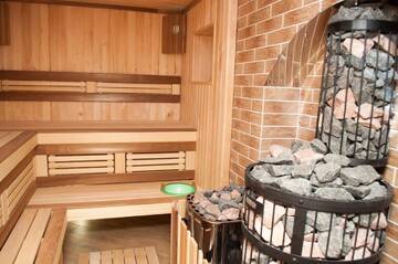 Фото номера Апартаменты с 2 спальнями Гостевой дом Guest House - Italiyska Street г. Бердянск 6