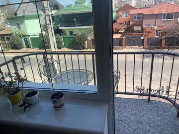 Фото номера Номер с кроватью размера «queen-size» и балконом Гостевой дом Sun House г. Бердянск 7