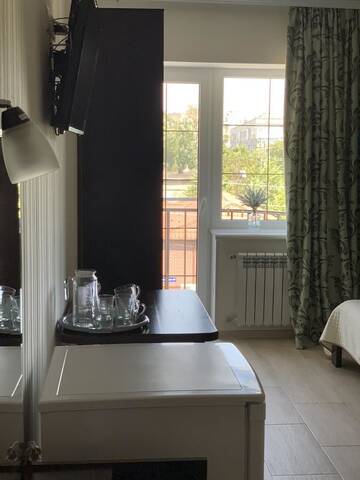 Фото номера Четырехместный номер с балконом Гостевой дом Sun House г. Бердянск 10
