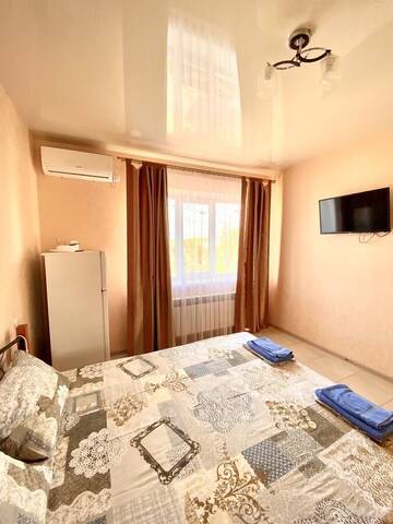 Фото номера Двухместный номер с 1 кроватью Отель Holiday г. Бердянск 4