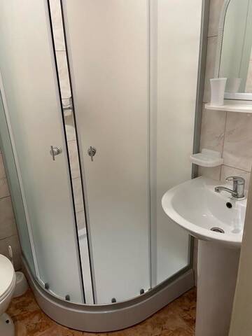 Фото номера Двухместный номер с 2 отдельными кроватями и душем Отель гостиница Панама, центр г. Бердянск 12