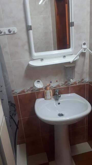 Фото номера Двухместный номер с 1 кроватью и собственной ванной комнатой Апарт-отели Apart-hotel Ugolok г. Бердянск 13