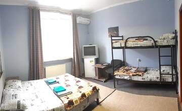 Фото номера Четырехместный номер &quot;Комфорт&quot; Апарт-отели Apart-hotel Ugolok г. Бердянск 5