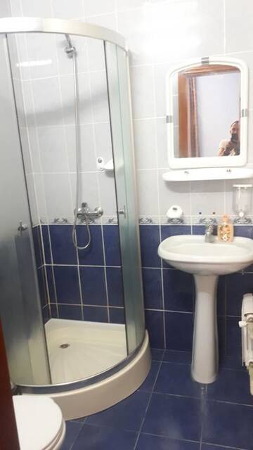 Фото номера Четырехместный номер &quot;Комфорт&quot; Апарт-отели Apart-hotel Ugolok г. Бердянск 8